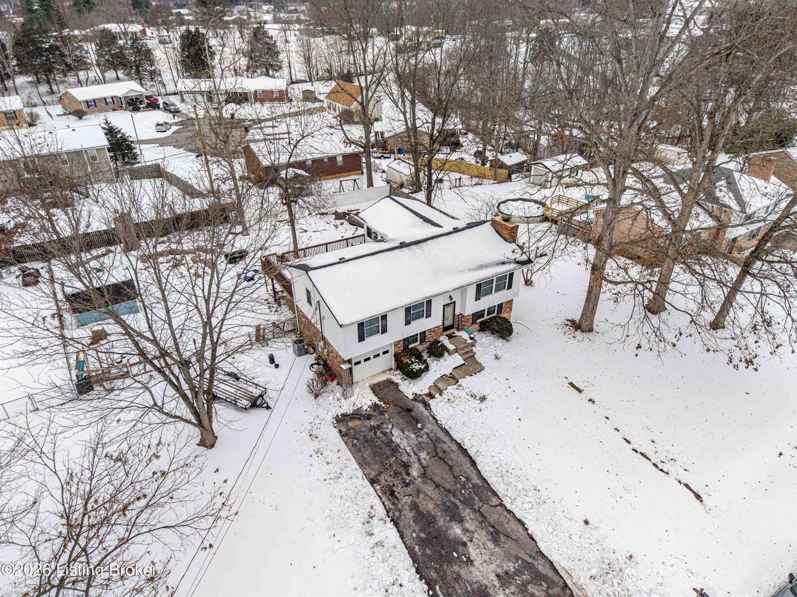 907 Rhonda Ct, Radcliff, KY 40160