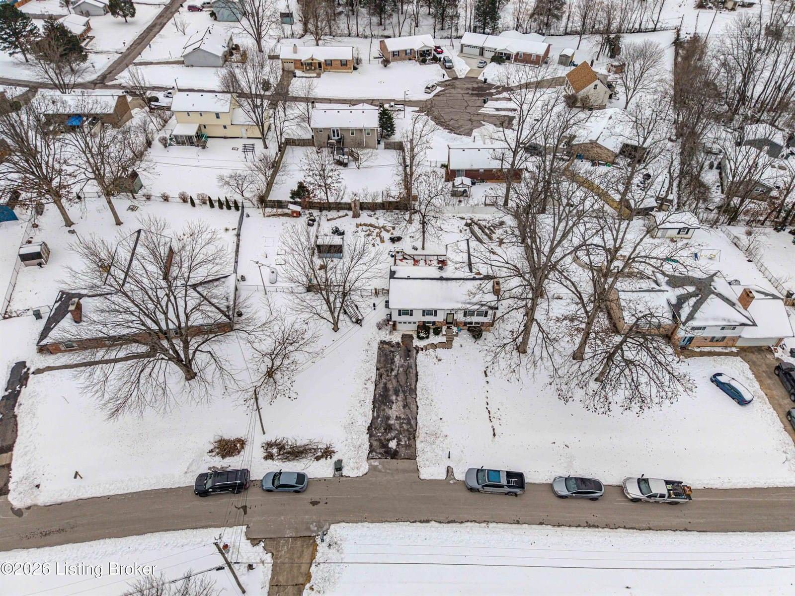 907 Rhonda Ct, Radcliff, KY 40160