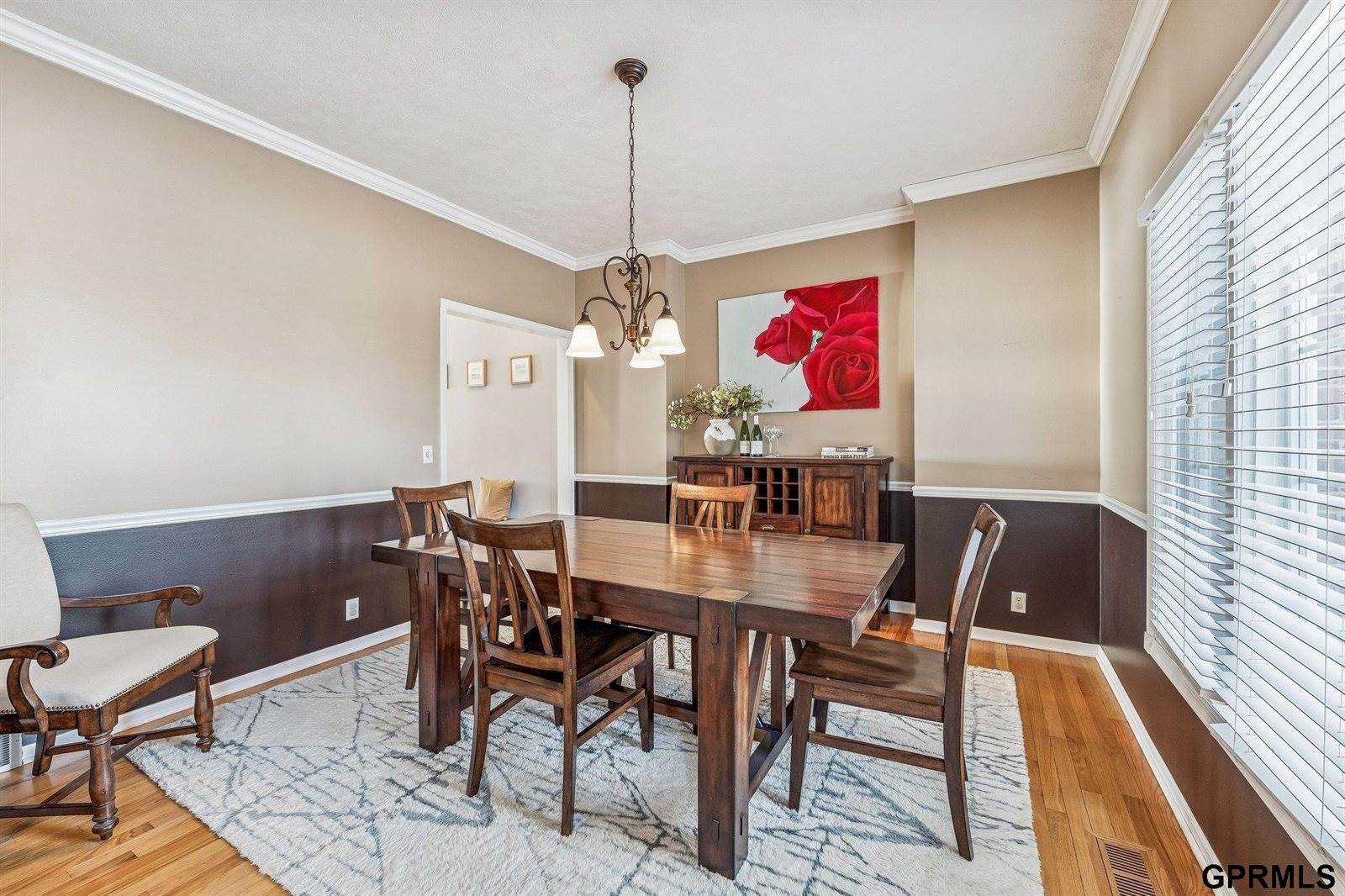 16521 Douglas Circle, Omaha, NE 68118