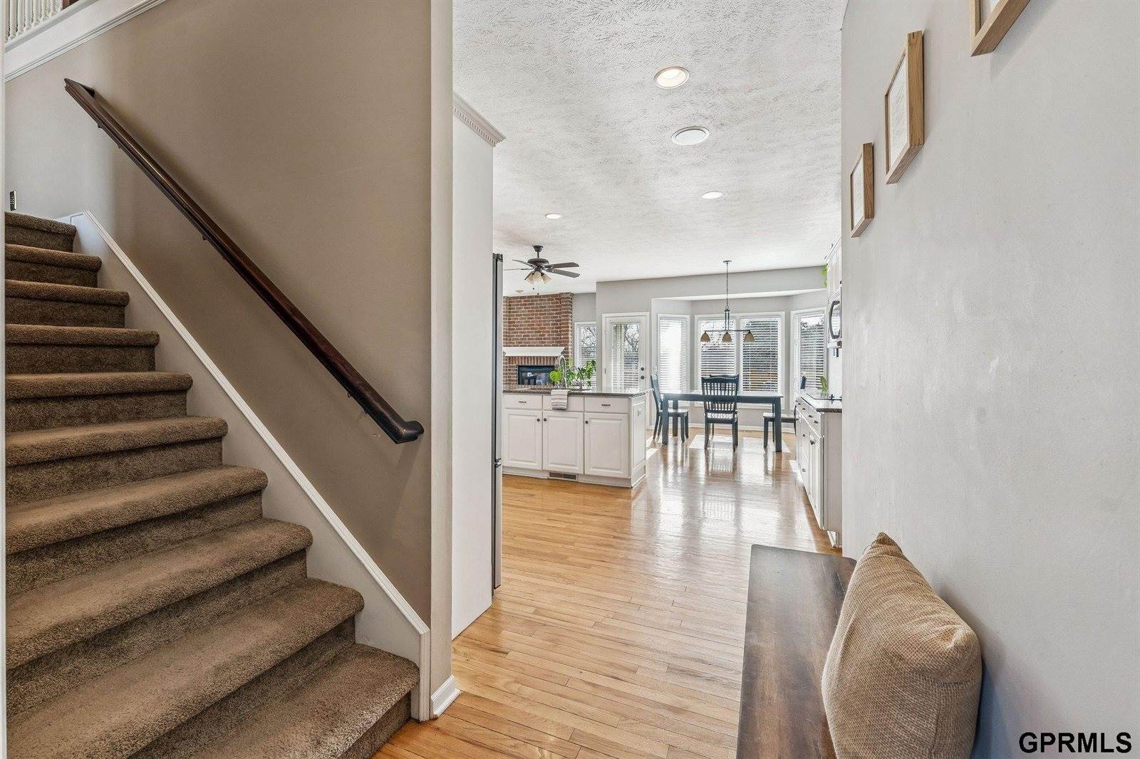 16521 Douglas Circle, Omaha, NE 68118