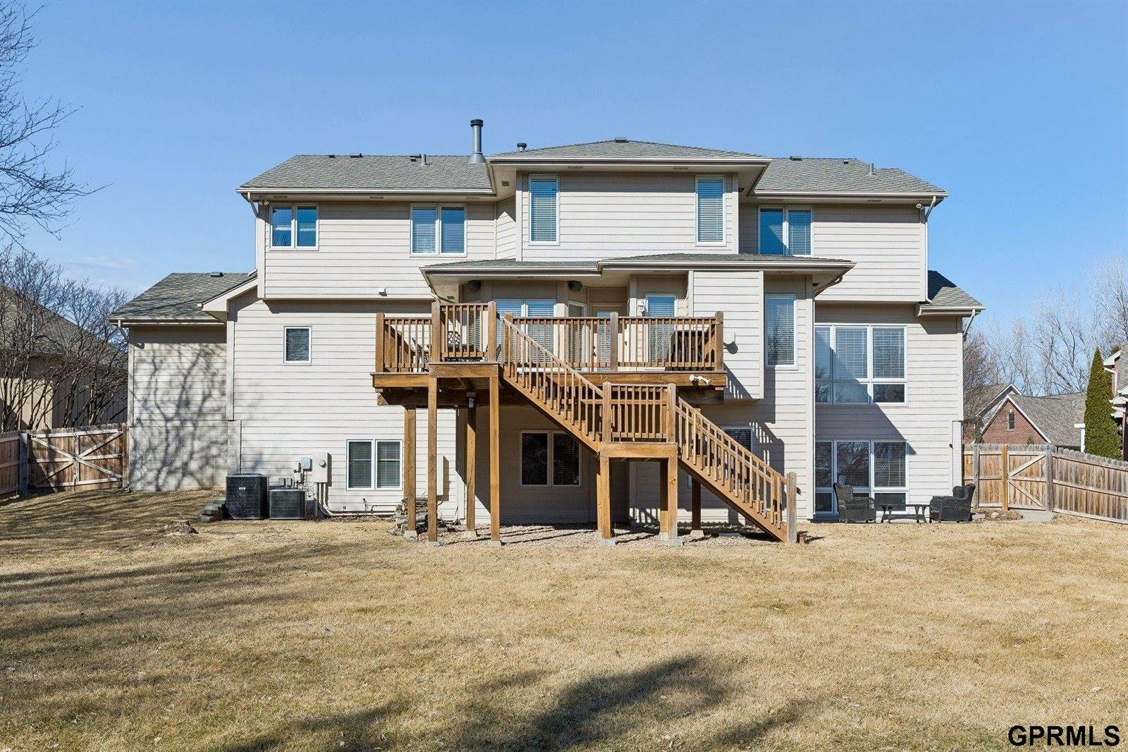 16521 Douglas Circle, Omaha, NE 68118