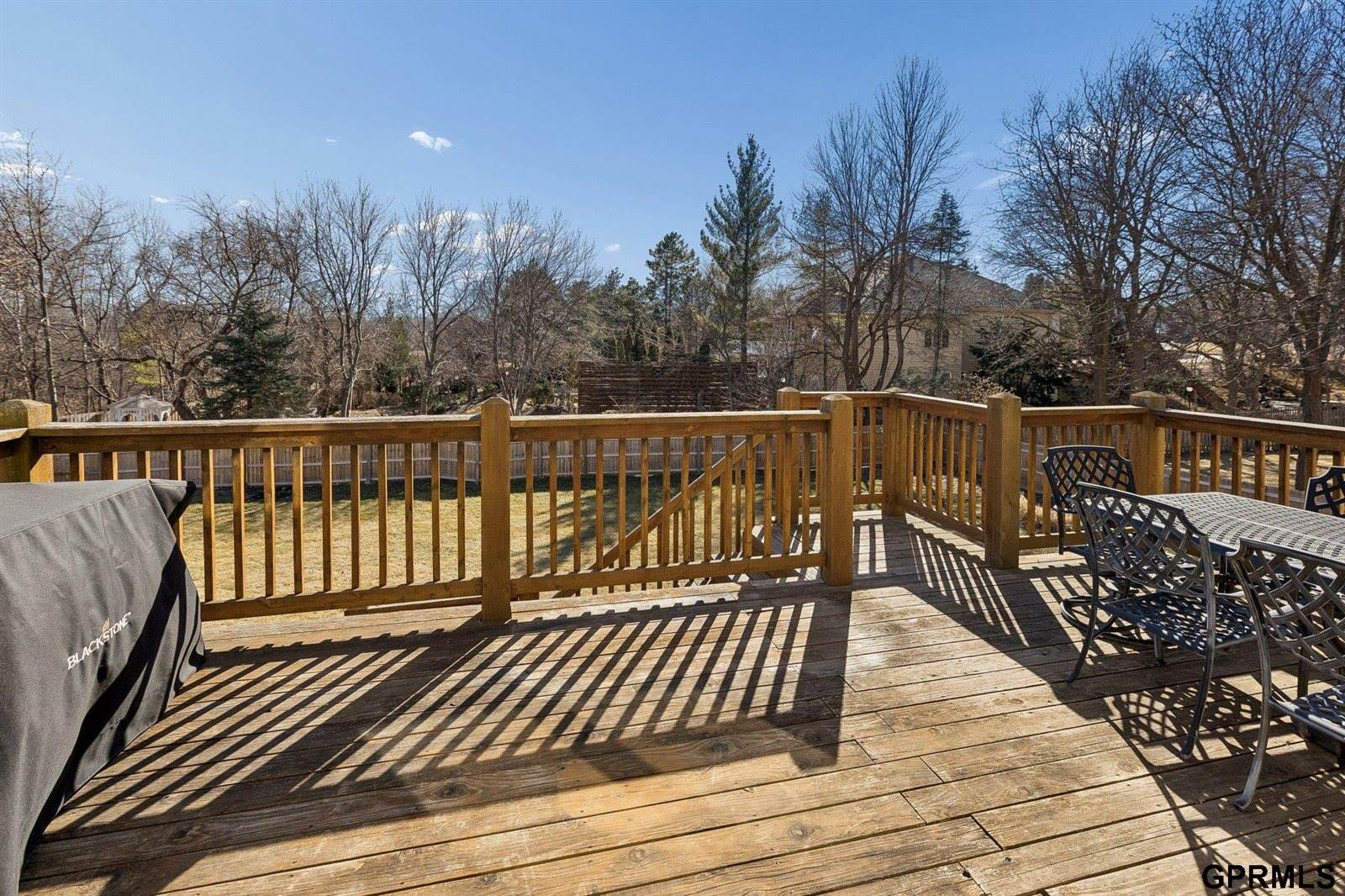 16521 Douglas Circle, Omaha, NE 68118