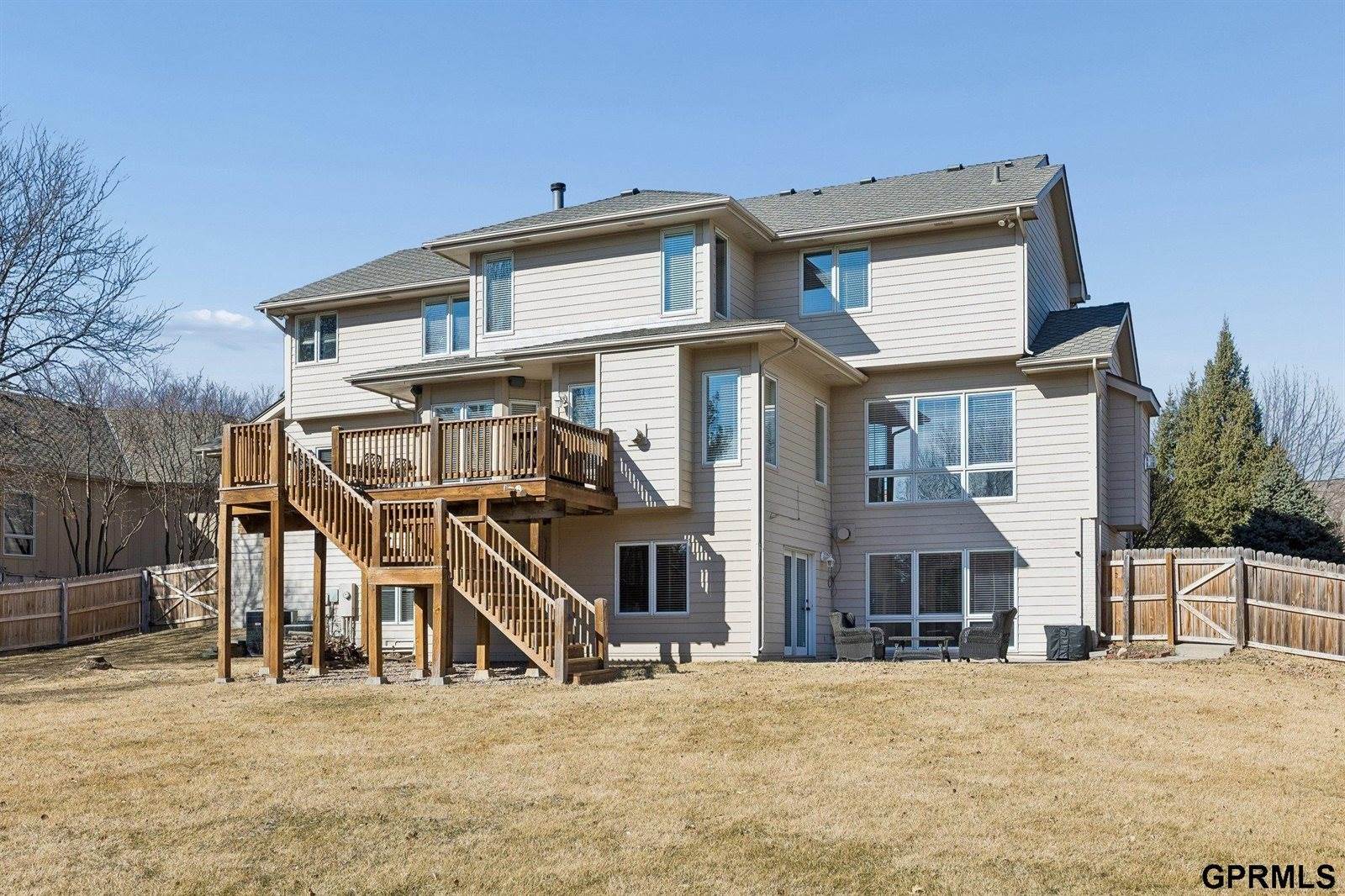 16521 Douglas Circle, Omaha, NE 68118