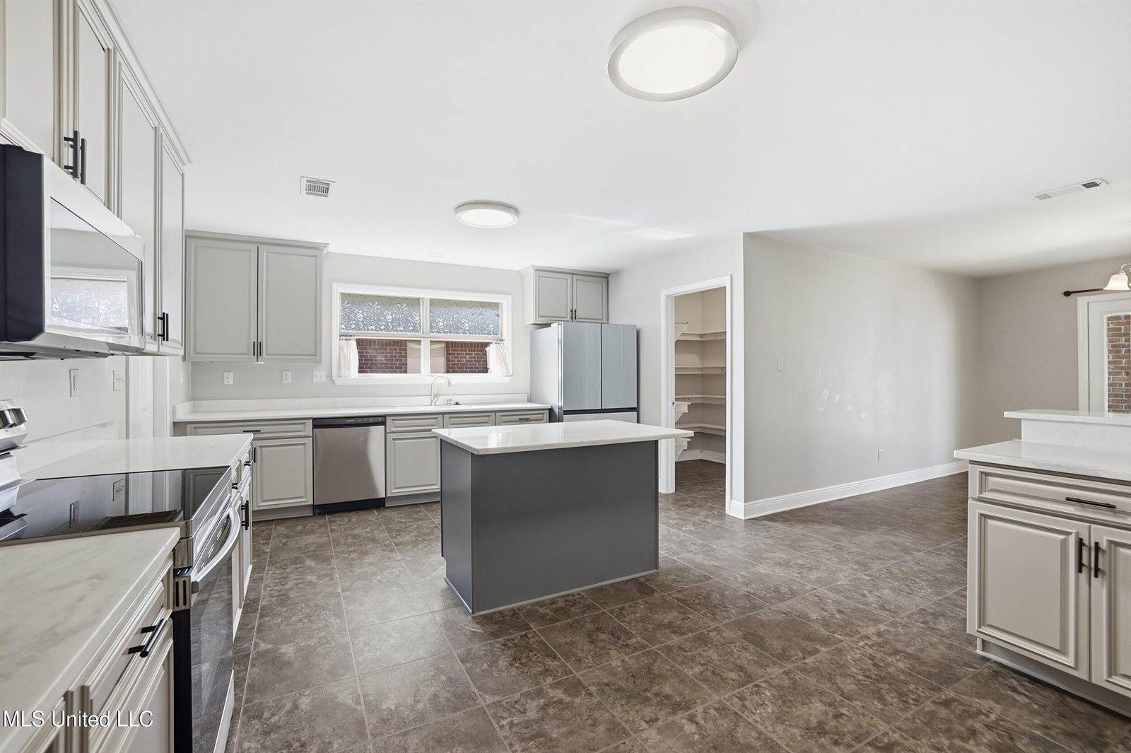 125 Brackish Place, Ocean Springs, MS 39564