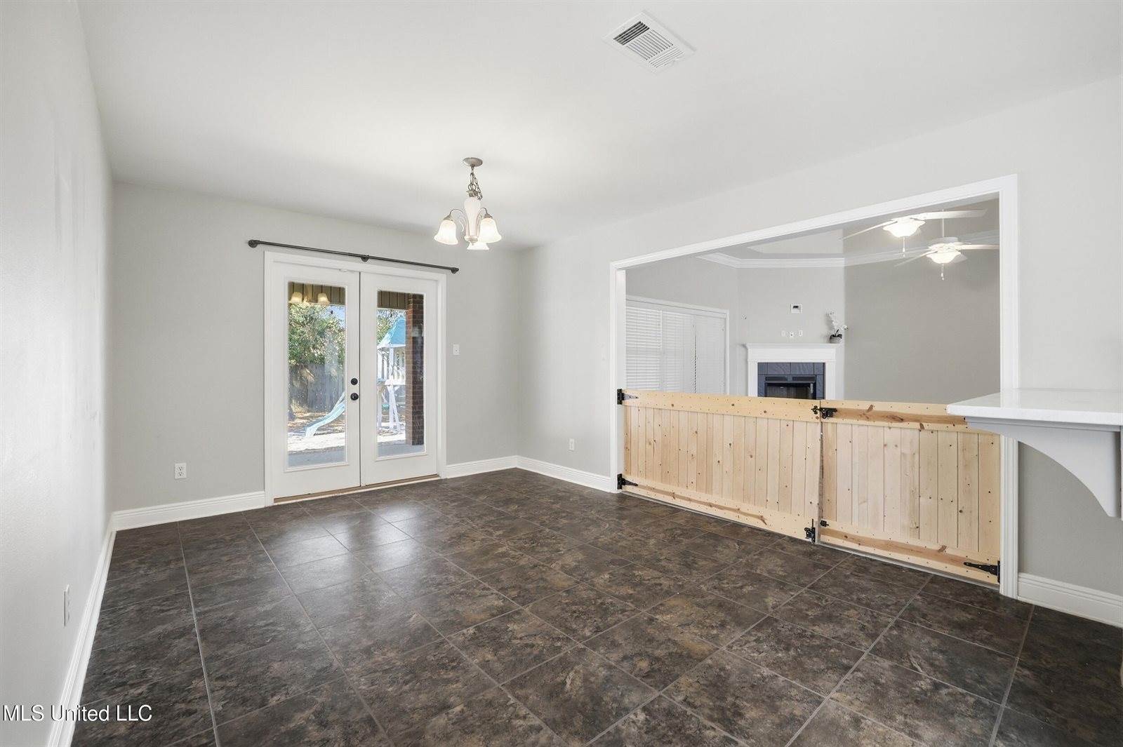 125 Brackish Place, Ocean Springs, MS 39564