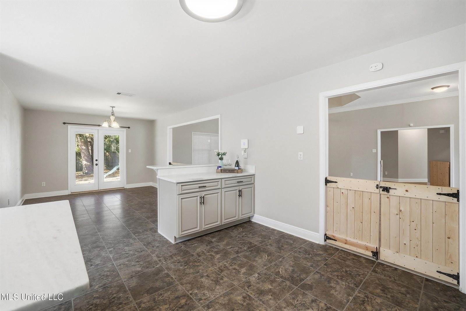 125 Brackish Place, Ocean Springs, MS 39564