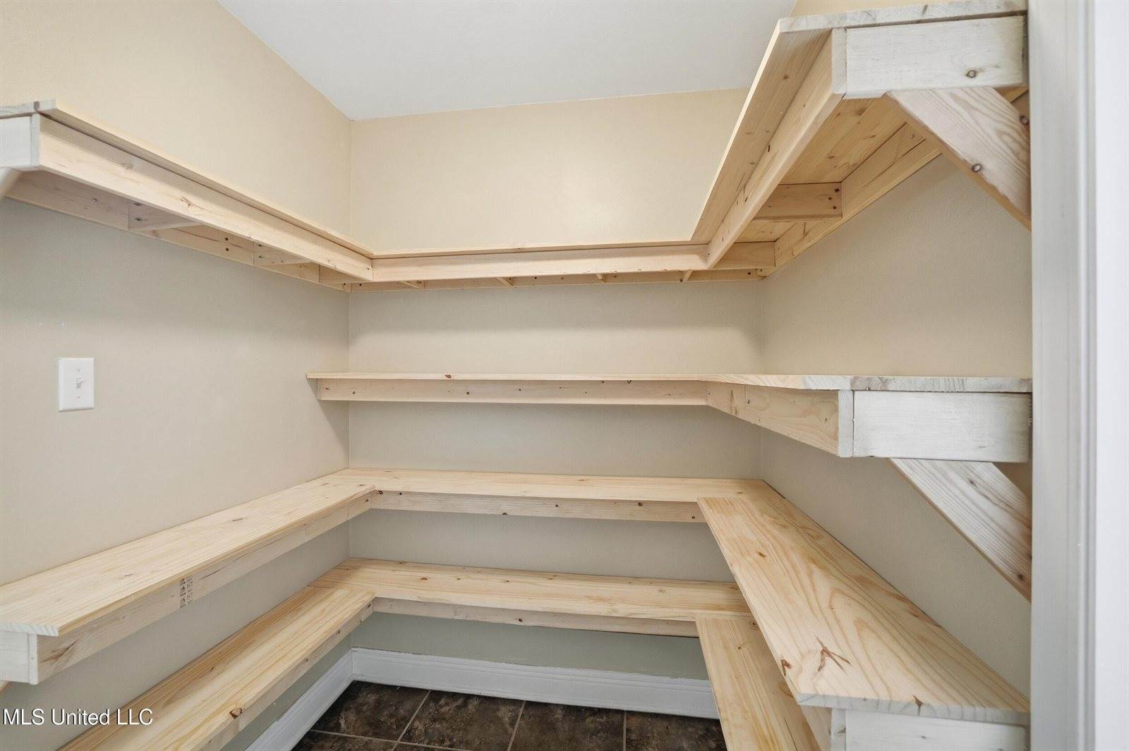 125 Brackish Place, Ocean Springs, MS 39564