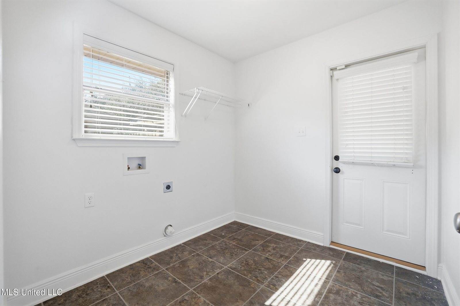 125 Brackish Place, Ocean Springs, MS 39564