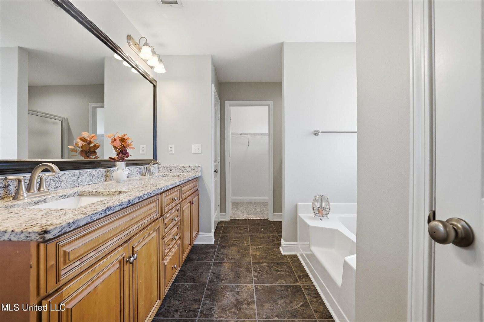 125 Brackish Place, Ocean Springs, MS 39564