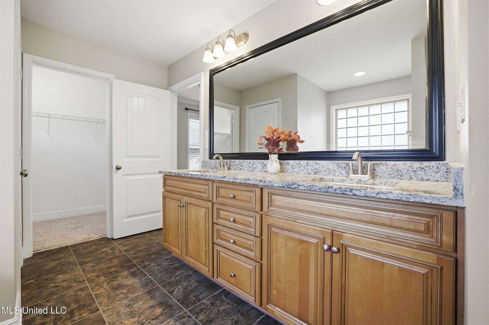 125 Brackish Place, Ocean Springs, MS 39564