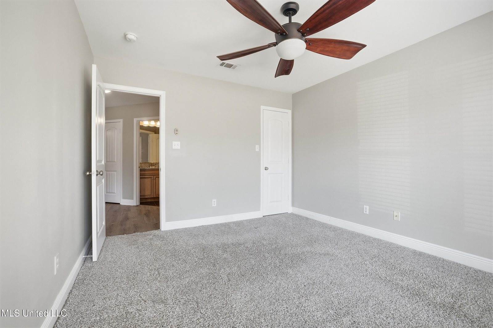 125 Brackish Place, Ocean Springs, MS 39564