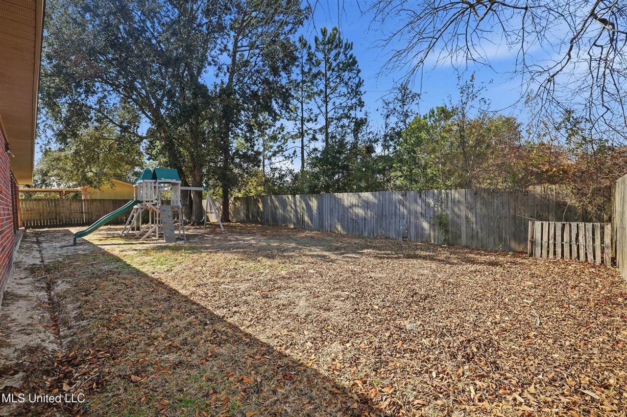 125 Brackish Place, Ocean Springs, MS 39564