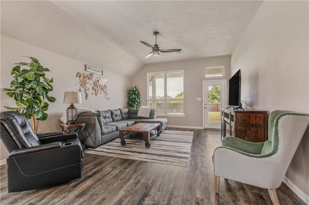 4106 Bridgewood Court, College Station, TX 77845