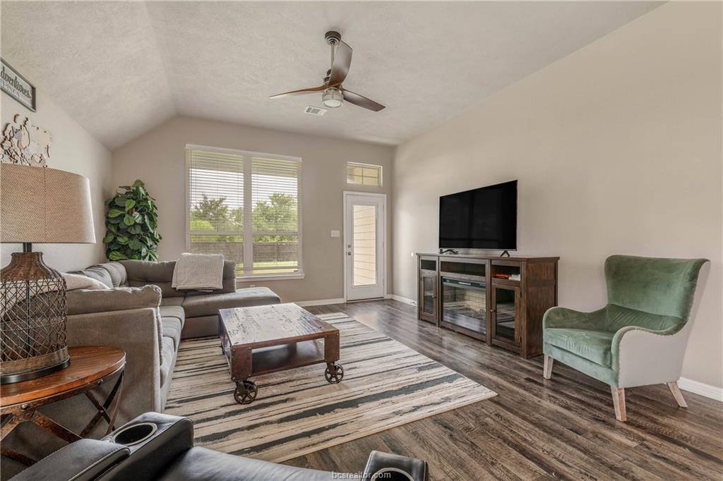 4106 Bridgewood Court, College Station, TX 77845