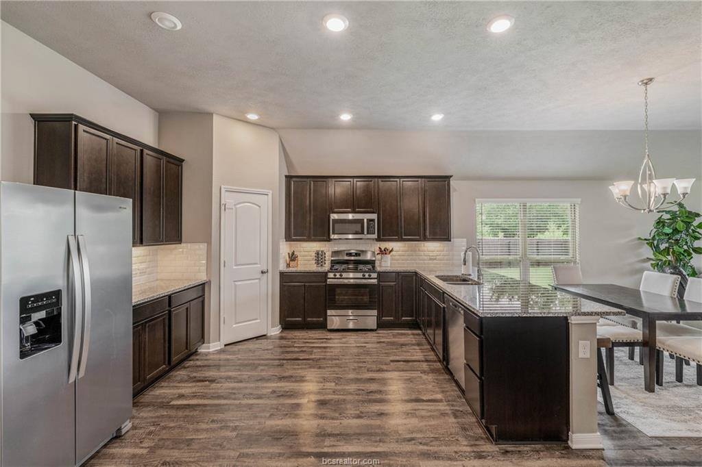 4106 Bridgewood Court, College Station, TX 77845