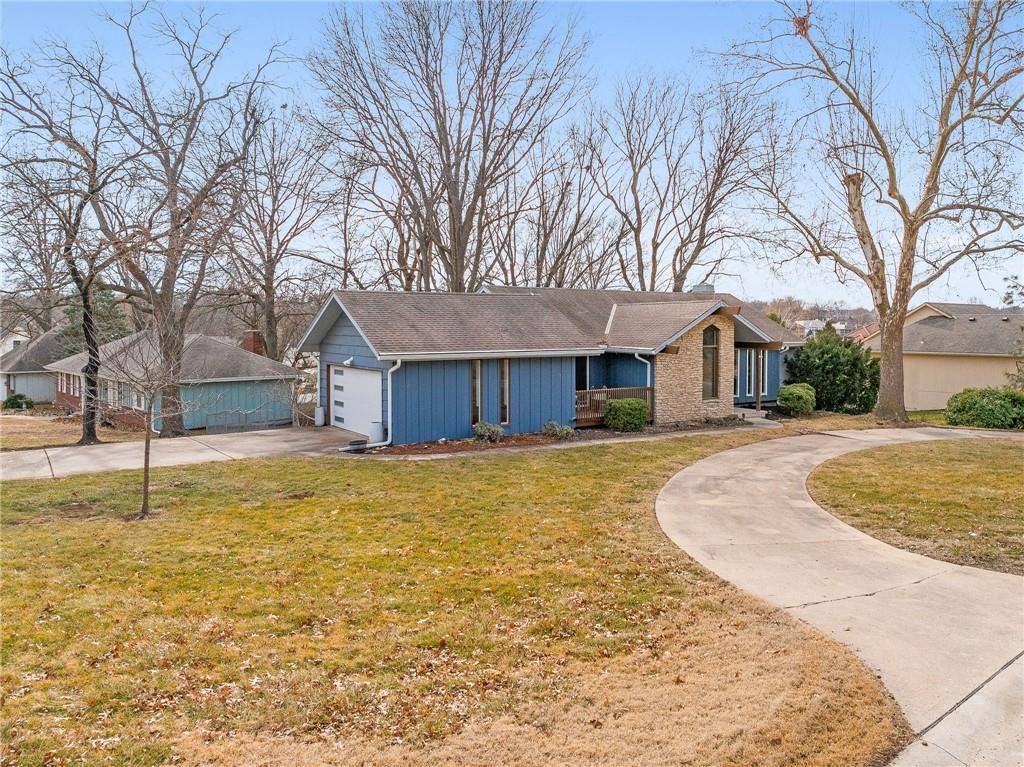 131 Seneca Lane, Lake Winnebago, MO 64034