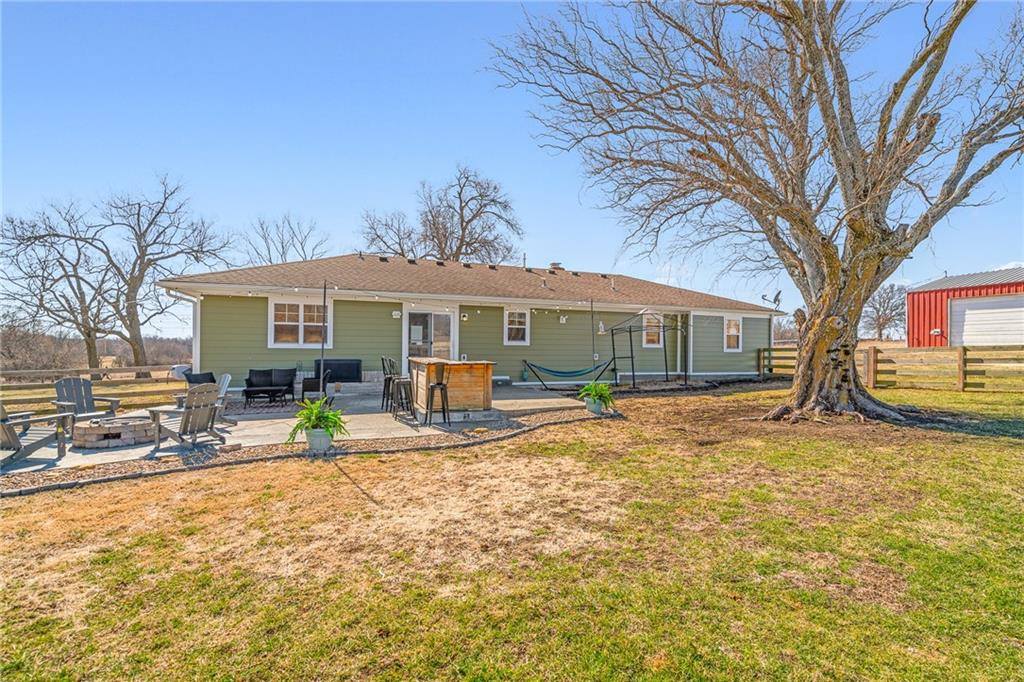 5302 State Route 18 Highway, Adrian, MO 64720