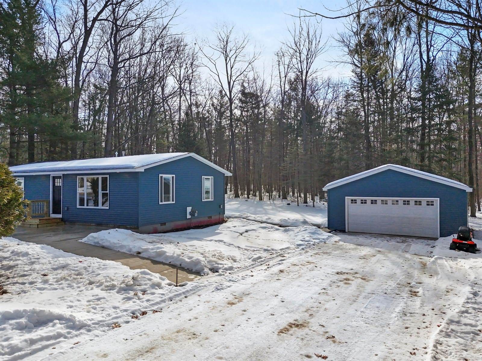 6803 Danes Drive, Houghton Lake, MI 48629