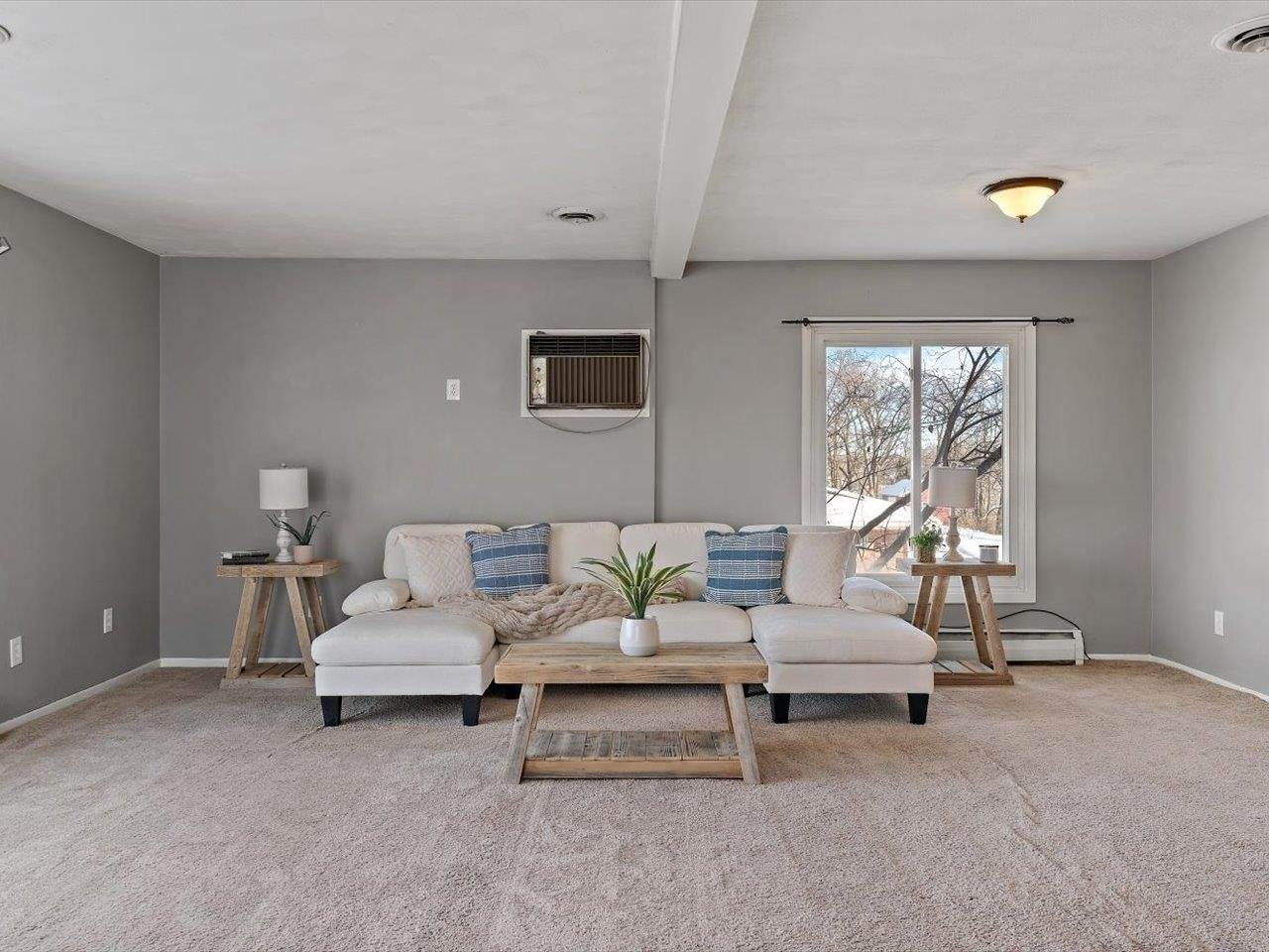 8210 Ridgewood Road, Rock Island, IL 61201