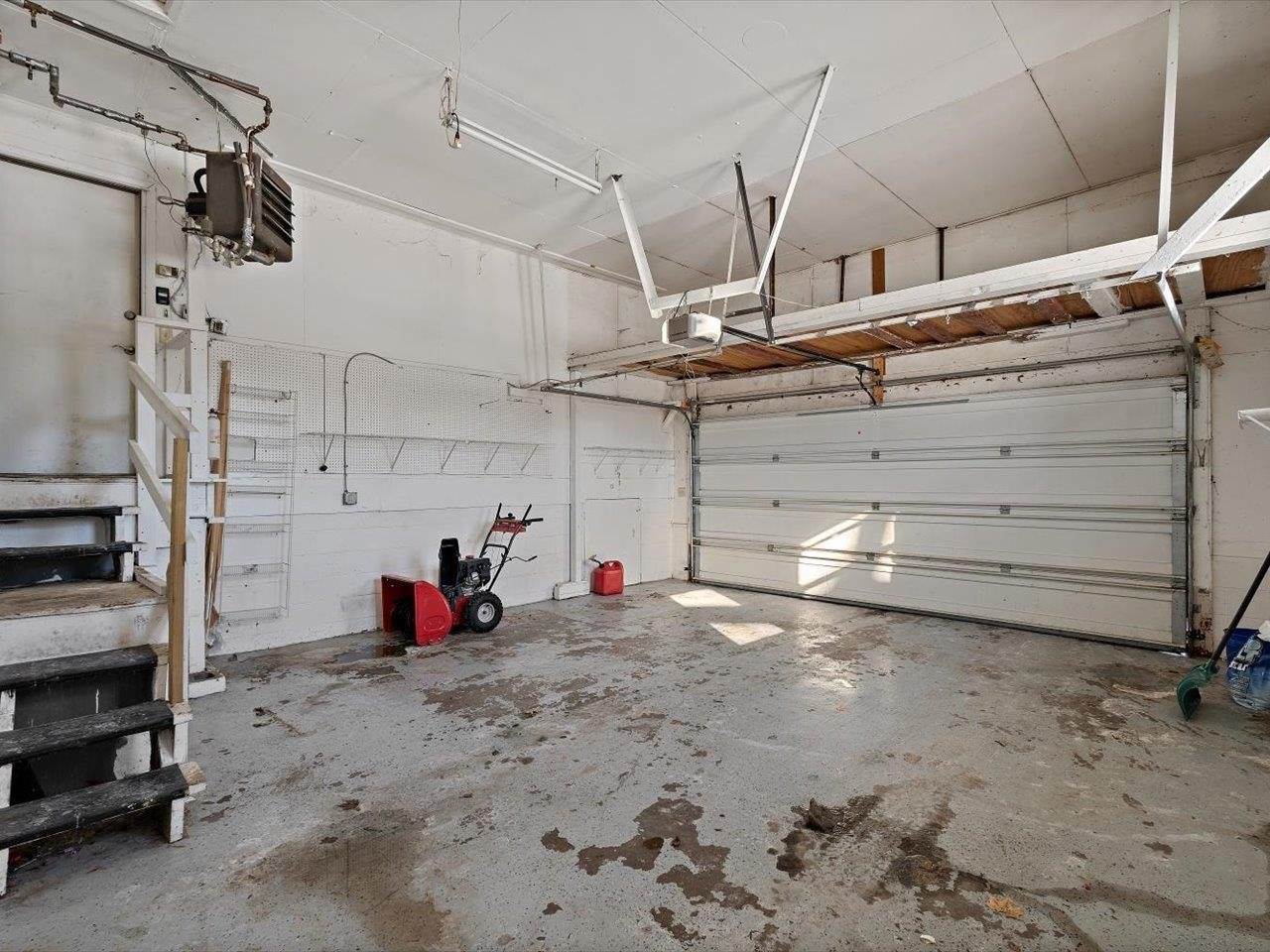 8210 Ridgewood Road, Rock Island, IL 61201