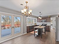 8210 Ridgewood Road, Rock Island, IL 61201