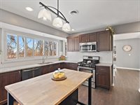 8210 Ridgewood Road, Rock Island, IL 61201