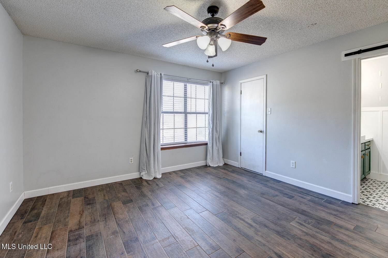 5401 Culeoka Drive, Ocean Springs, MS 39564