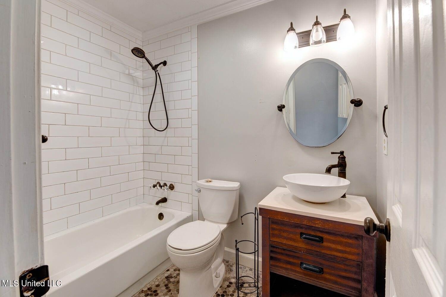 5401 Culeoka Drive, Ocean Springs, MS 39564