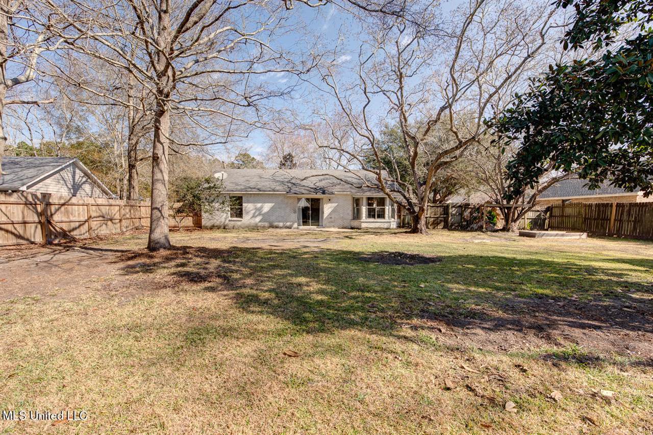5401 Culeoka Drive, Ocean Springs, MS 39564