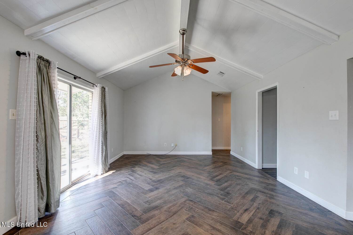 5401 Culeoka Drive, Ocean Springs, MS 39564