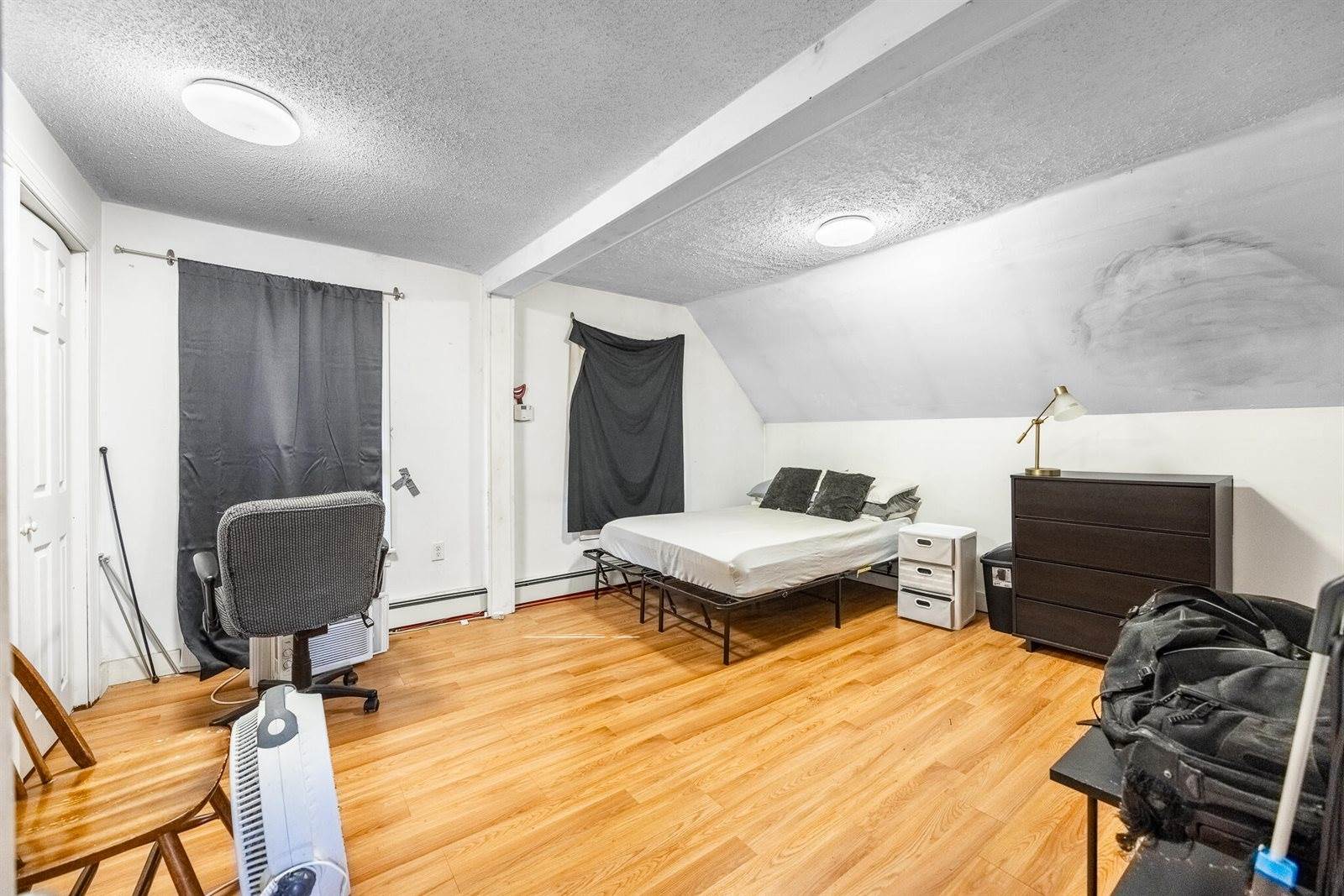 117 & 115 Park Street, Orono, ME 04473