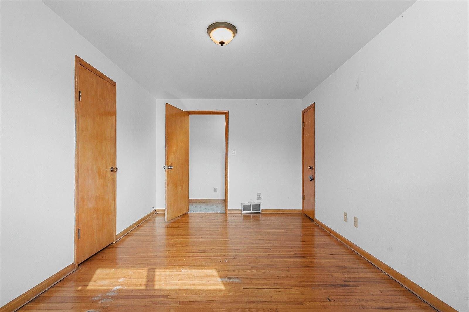 3137 Parkdale Drive, Marinette, WI 54143