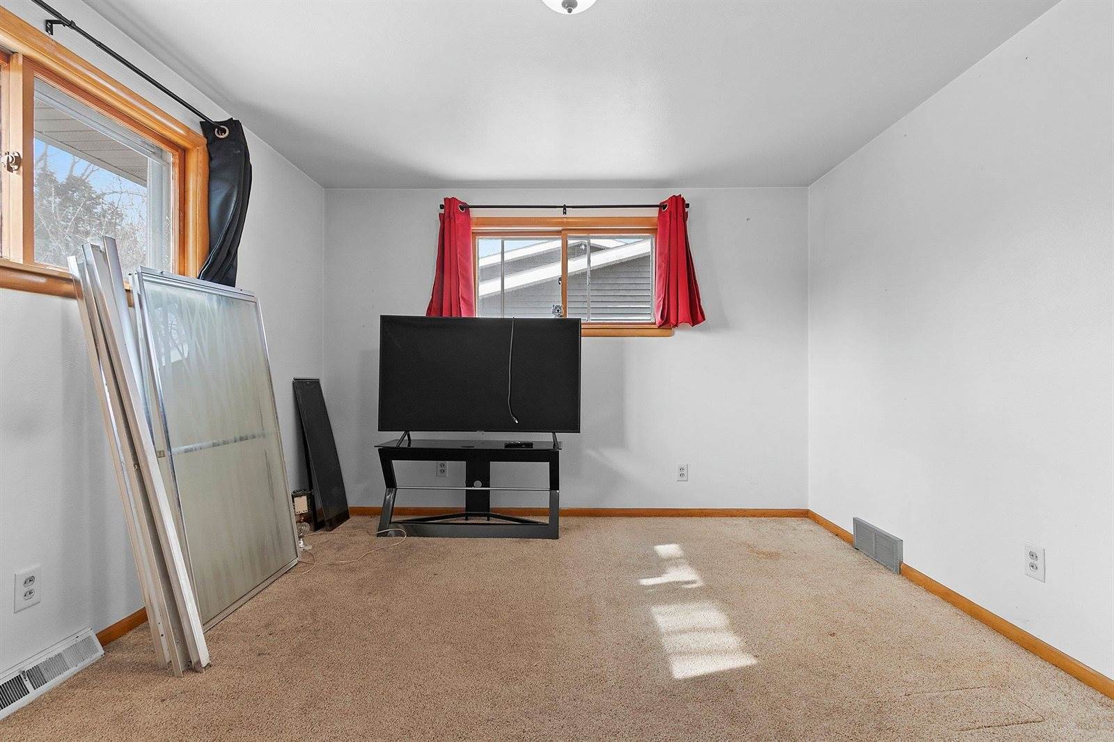 3137 Parkdale Drive, Marinette, WI 54143