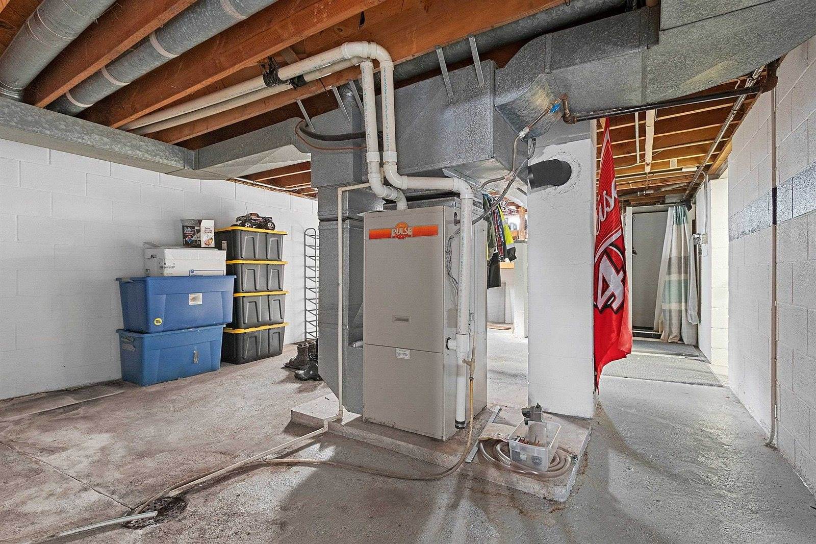 3137 Parkdale Drive, Marinette, WI 54143