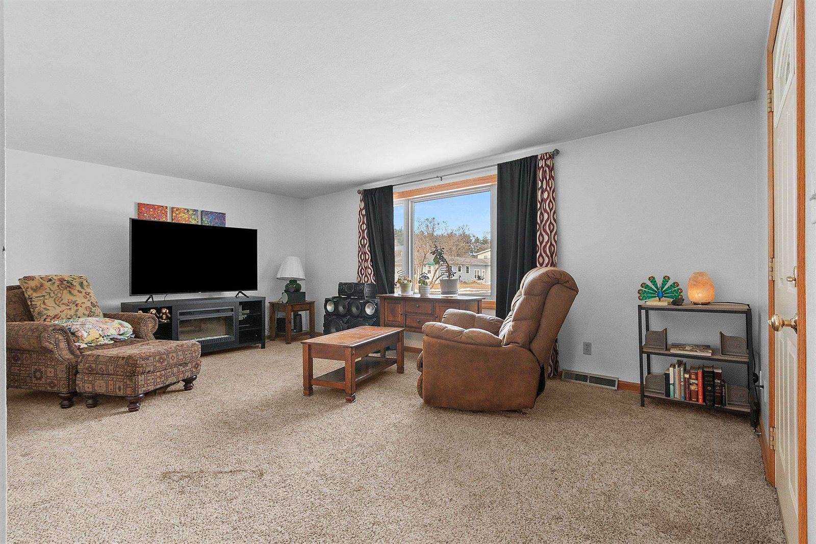 3137 Parkdale Drive, Marinette, WI 54143