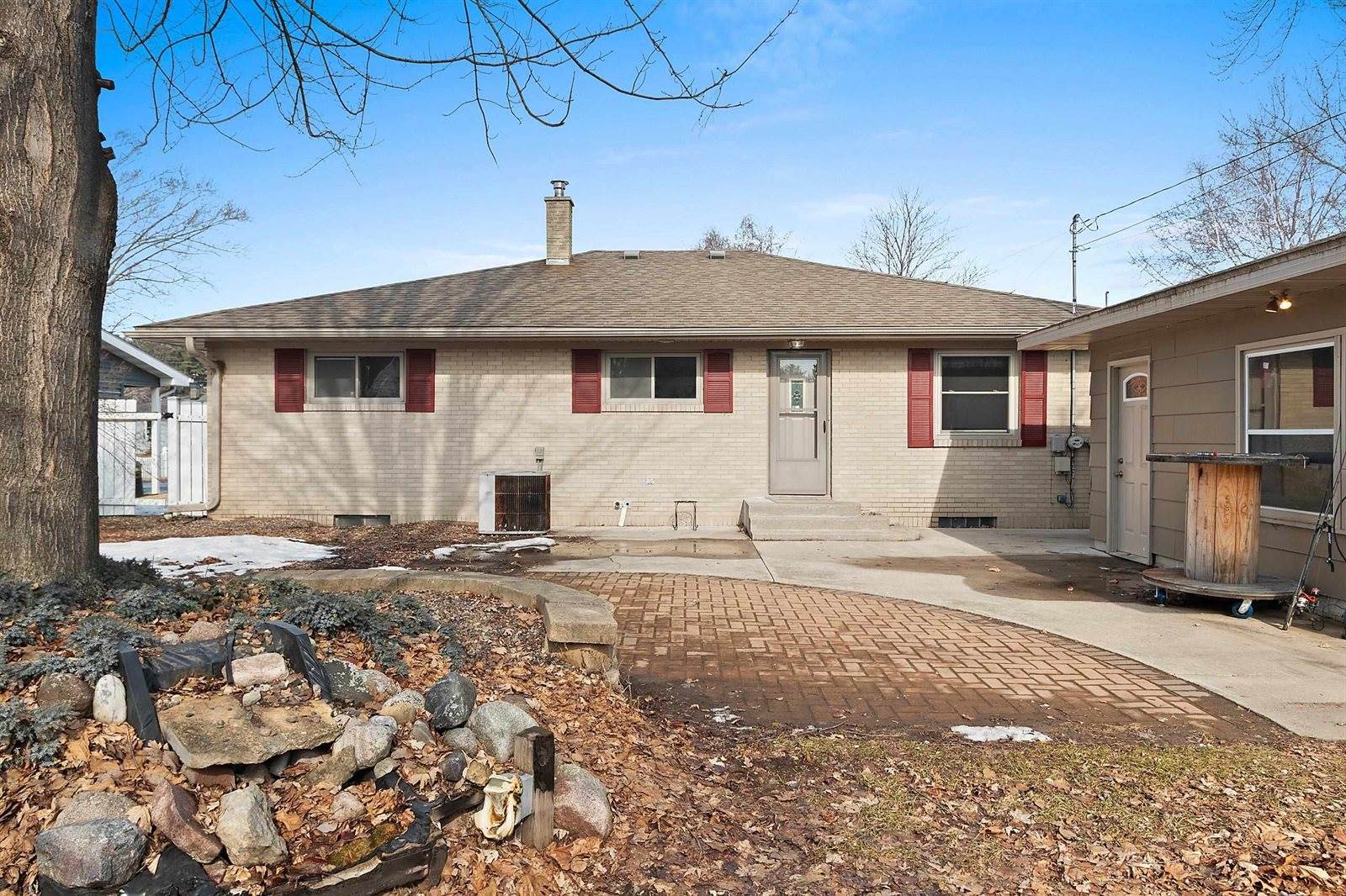 3137 Parkdale Drive, Marinette, WI 54143