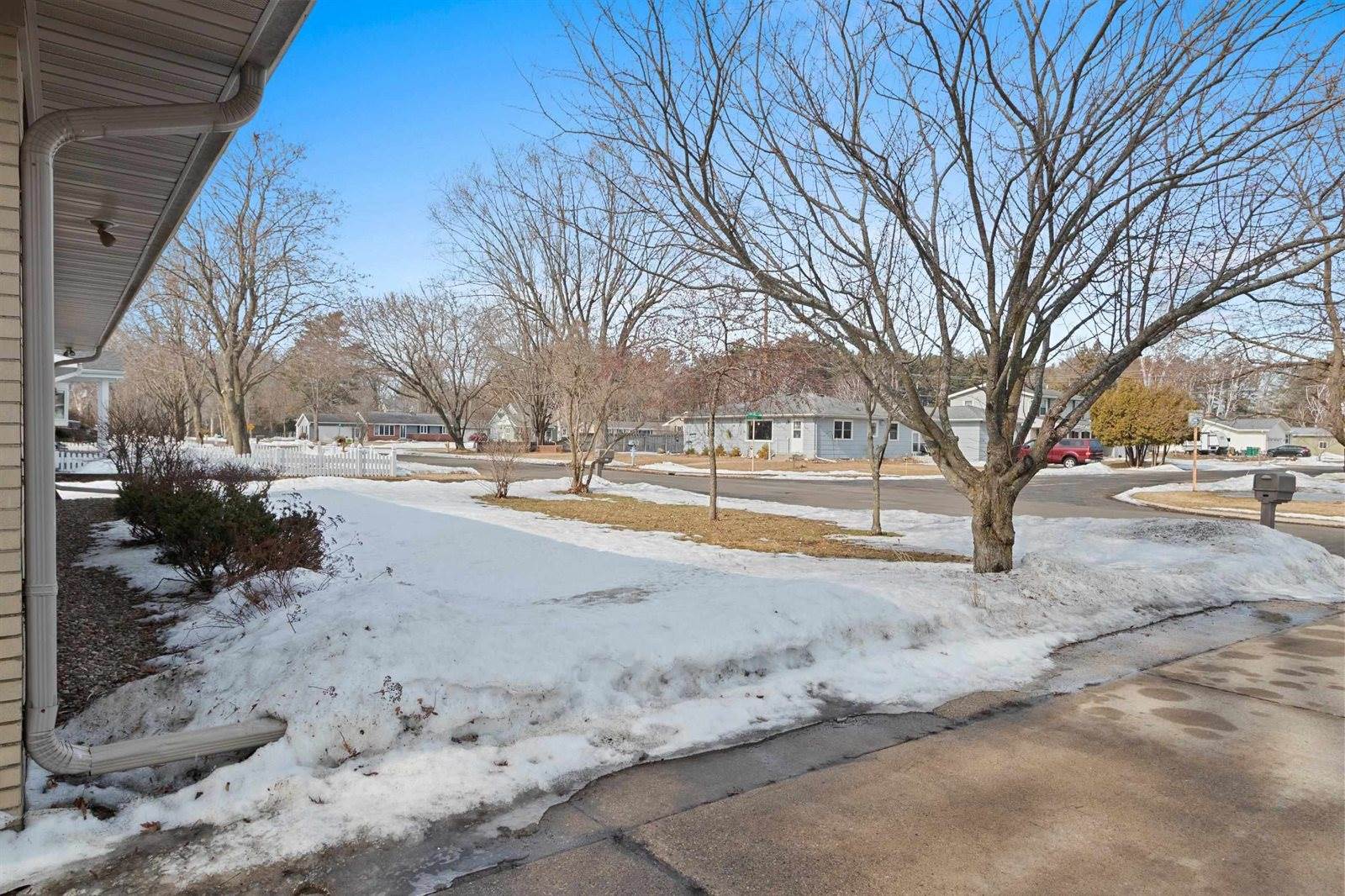 3137 Parkdale Drive, Marinette, WI 54143