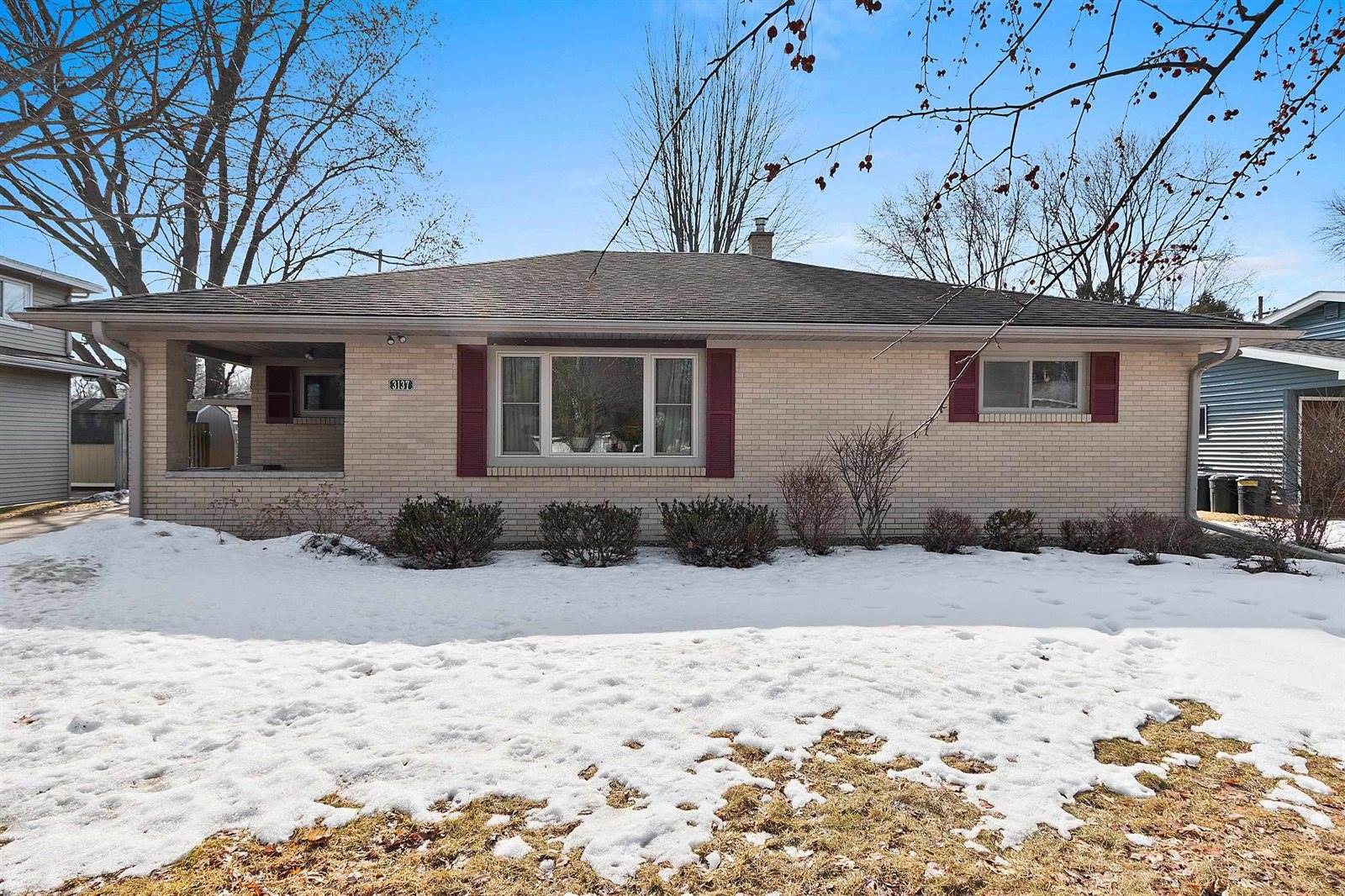 3137 Parkdale Drive, Marinette, WI 54143