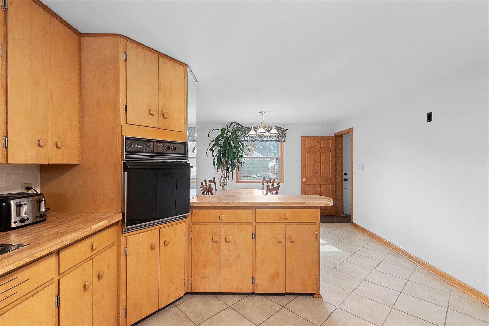 3137 Parkdale Drive, Marinette, WI 54143