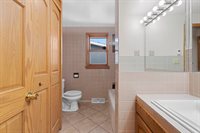 3137 Parkdale Drive, Marinette, WI 54143