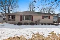 3137 Parkdale Drive, Marinette, WI 54143