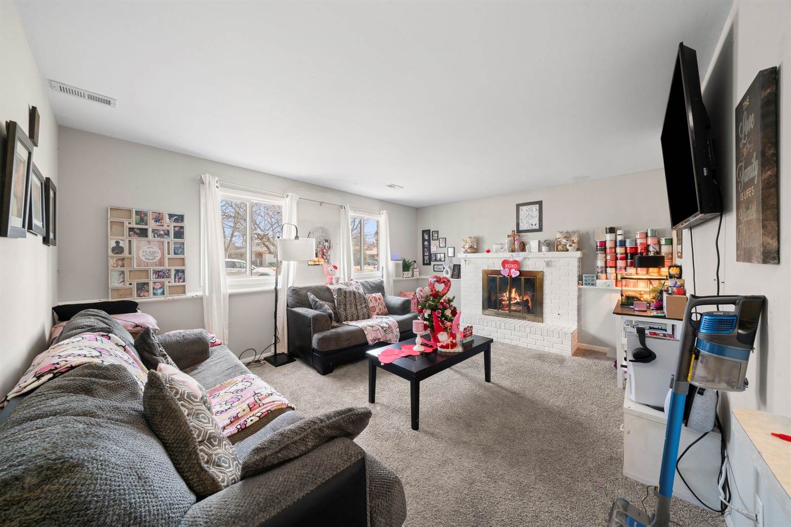 220 North Rosedale Avenue, Aurora, IL 60506