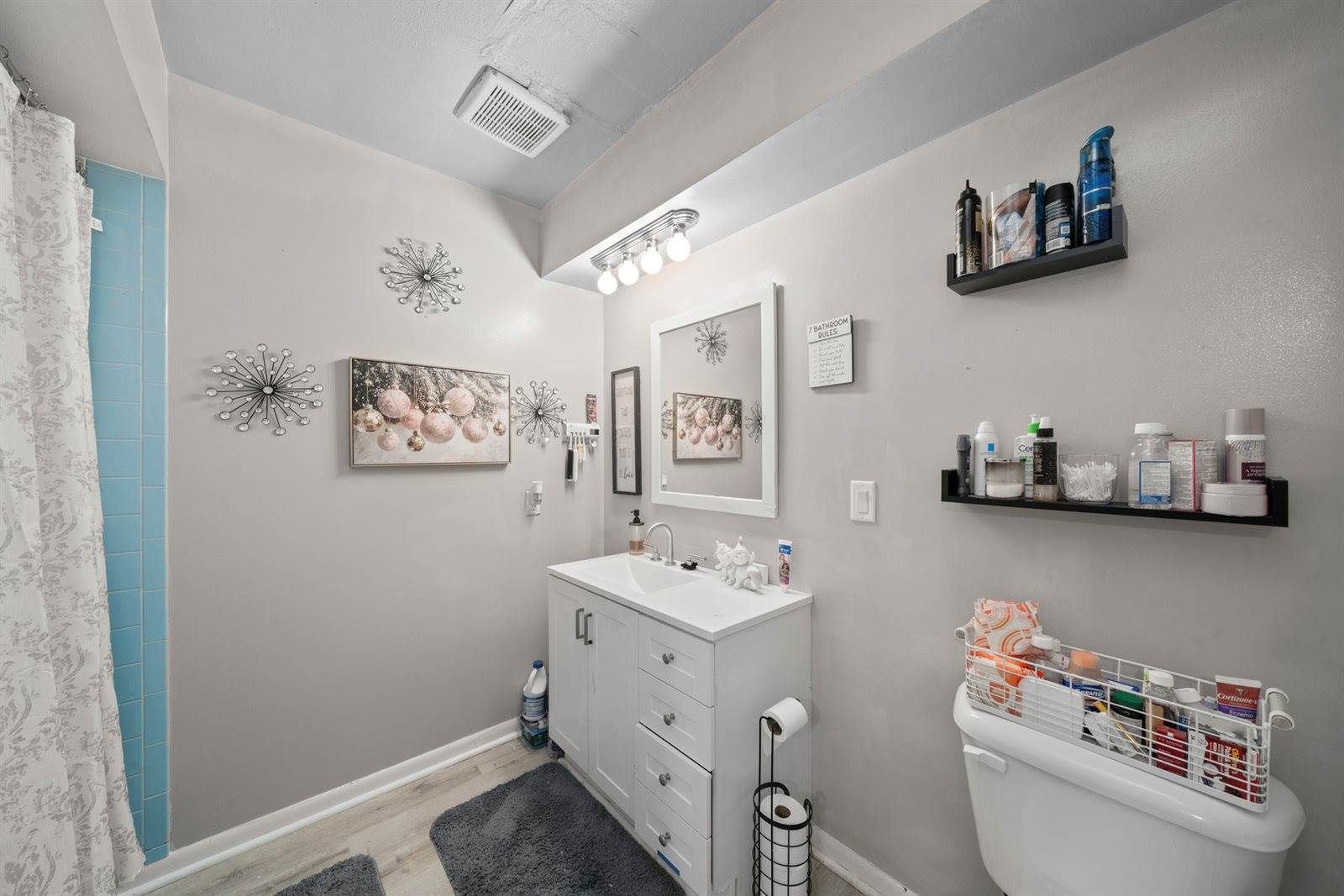 220 North Rosedale Avenue, Aurora, IL 60506