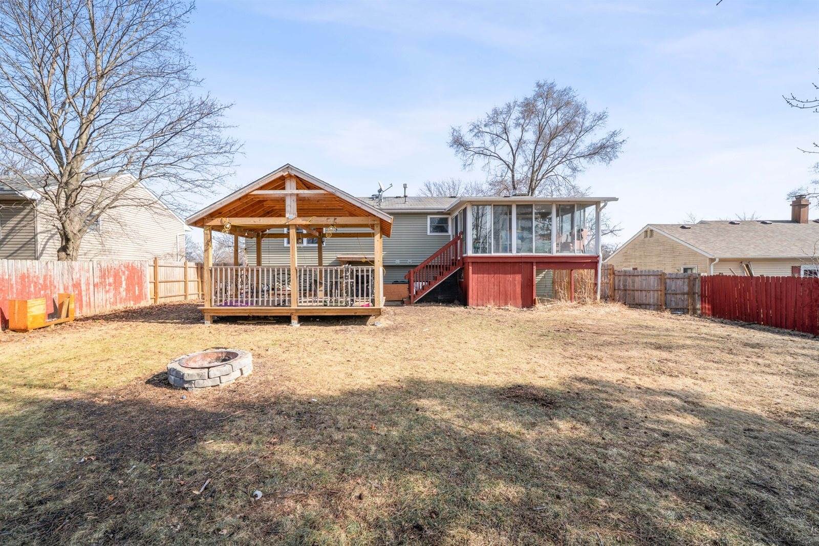 220 North Rosedale Avenue, Aurora, IL 60506