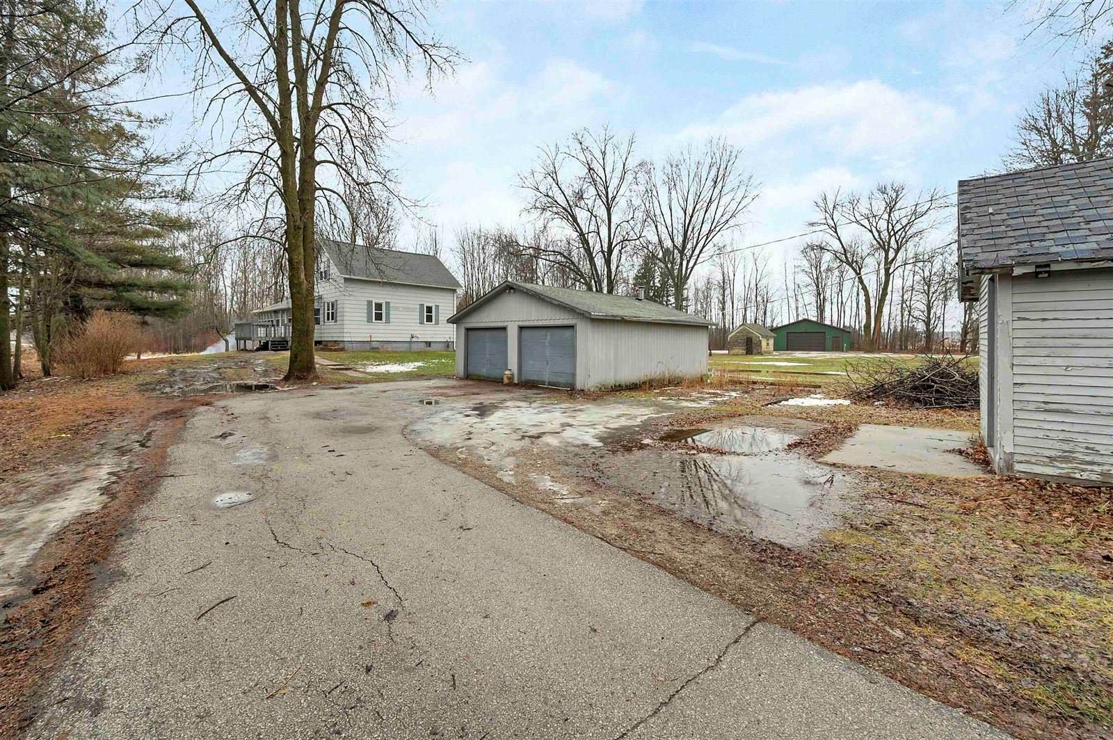 4907 Ball Park Road, Little Suamico, WI 54141