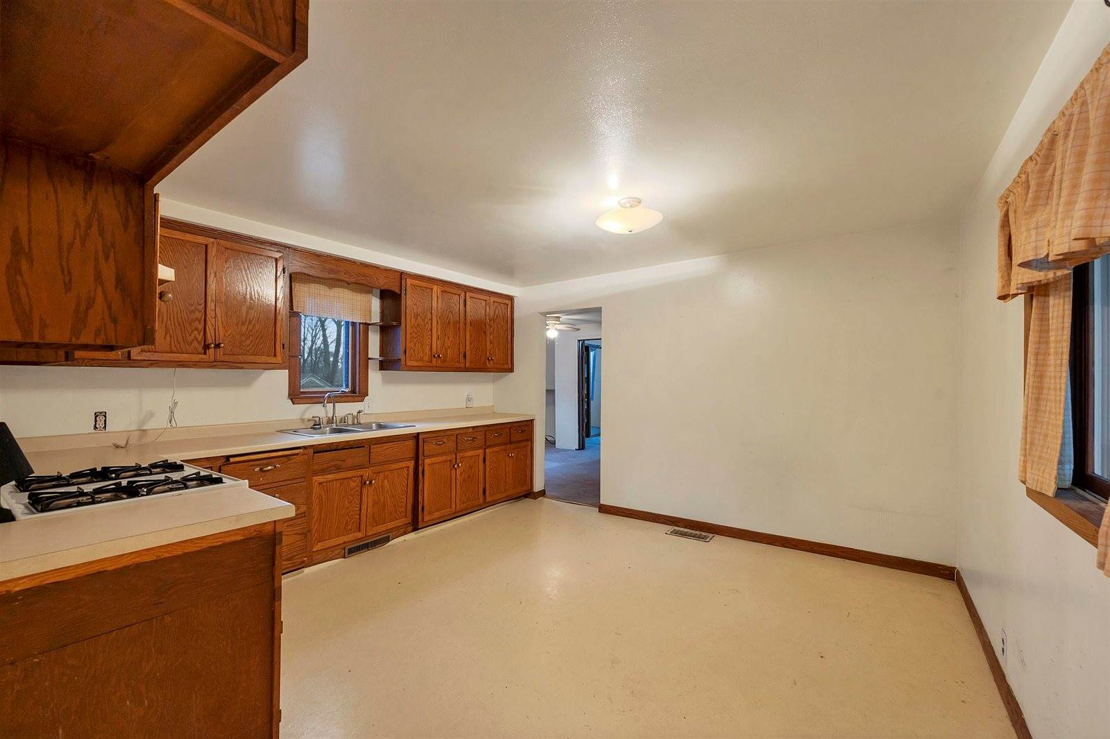 4907 Ball Park Road, Little Suamico, WI 54141