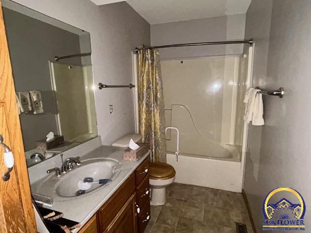 3776 SW Deer Trail DR, Topeka, KS 66610