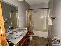 3776 SW Deer Trail DR, Topeka, KS 66610