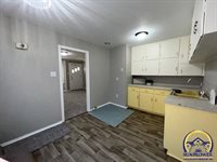 2639 SE Virginia AVE, Topeka, KS 66605