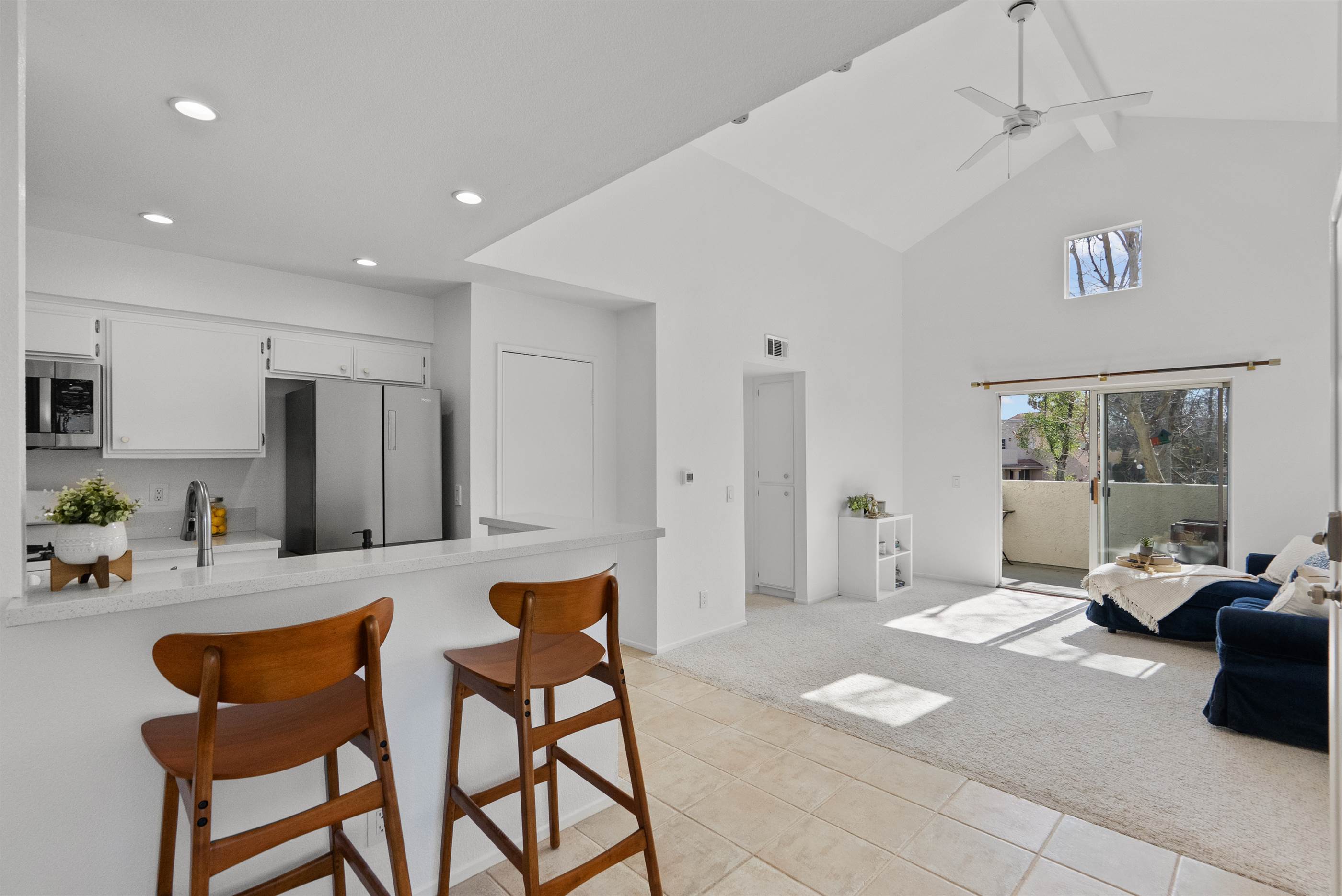 21358 Nandina Ln., Newhall, CA 91321